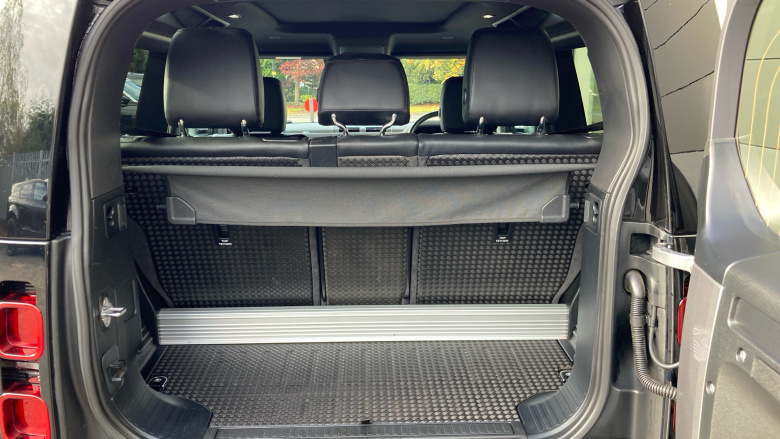 Land Rover Defender 3.0 D250 X-Dynamic S 90 3dr Auto Diesel Estate